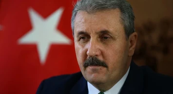 Destici'den bayrağa saldırıya tepki: Türk’e kefen biçenin ölümü korkunç olur!