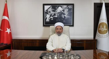 Diyanet’ten 29 Ekim’de anlamlı mesaj: “Atatürk ve tüm büyüklerimizi saygı ve minnetle yâd ediyoruz”