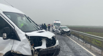 Diyarbakır, Elazığ kara yolunda otomobil ile minibüs çarpıştı: 3 kişi hayatını kaybetti!