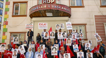 Diyarbakır'da acı bekleyiş devam ediyor! Aileler evlat nöbetinin bin 48'inci gününe girdi