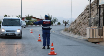 Diyarbakır'da Büyük Uyuşturucu Operasyonu: 32 Bin Kök Kenevir ve 49 Kilogram Esrar Ele Geçirildi