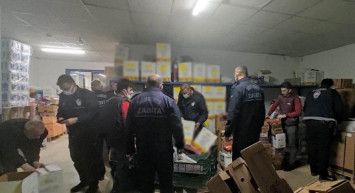 Diyarbakır'da skandal olay: Yağları raftan kaldırıp depoya stoklayan marketlere gece baskını
