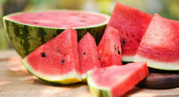 Diyet listenize eklediğiniz karpuz ile 5 günde 5 kilo verebilirsiniz! Hızlı 5 kilo verdiren karpuz diyet listesi