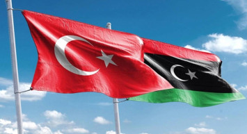 Doğu Akdeniz’de imzalar atıldı: Yunanlar paniğe sürüklendi