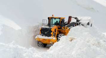 Doğu Anadolu bölgesi kara teslim oldu: 1036 yerleşim birimine ulaşılamıyor!
