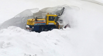 Doğu Anadolu'da olumsuz hava koşulları: Onlarca yerleşim birine ulaşım kapandı!