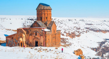 Doğu Tekrar Beyaza Boyandı
