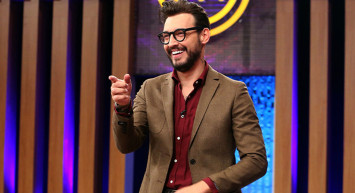 Dokuz yıllık eşinden tek celsede boşanan ünlü şef Danilo Zanna herkesten sır gibi sakladığı sevgilisiyle sarmaş dolaş hallerini paylaştı