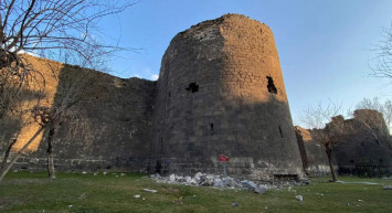Dünya Kültür Mirası Listesi’nde bulunuyordu: 5 bin yıllık Diyarbakır Surları da deprem kurbanı oldu