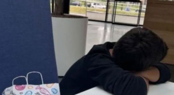 Dünya Türk çocuğu konuşuyor: Annesi babası yaralı olan depremzede çocuk Hollanda da ortaya çıktı