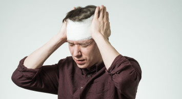 Dünyaca Ünlü Türk Nörolog kafa travmaları için uyarıyor: Tedavisi yok!