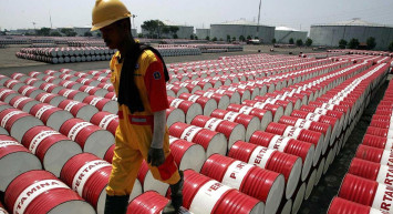 Dünyadaki savaşların yansıması: Petrolün varil fiyatında artış yaşandı!