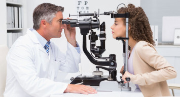 Dünyaya açılan kapımız: Göz sağlığınızı önemsiyor musunuz? Bu belirtileriniz varsa hemen göz doktorunuza başvurun!