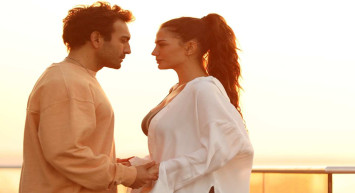 Dünyayla Benim Aramda dizisinden ilk kareler yayınlandı! Disney+ Türk dizisinin ilk kareleri merak uyandırdı