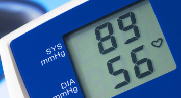 Düşük tansiyon nasıl anlaşılır? Düşük tansiyona neler sebep olur? Düşük tansiyona ne iyi gelir?