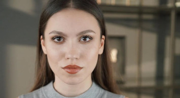 Babası Vefat Eden Fenomen Duygu Özaslan, Bikinili Pozlarını Yayınlamaya Devam Ediyor!