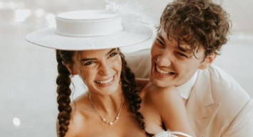 Ebru Şahin ve Cedi Osman’dan balayı pozları! Mutlulukları yüzlerinden okunuyor