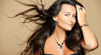 Eda Taşpınar'ın tangalı cesur paylaşımı Instagramı salladı