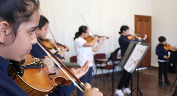 Edirne’deki gençlerin uğrak yeri: Müzik Akademisi!