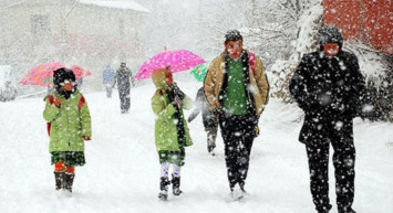 Eğitimde Yoğun Kar Yağışı Engeli! 3 İlde Okullar Tatil