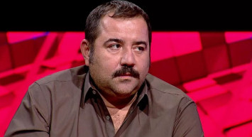 Eğlenmek için dışarıya çıkan ünlü komedyen Ata Demirer'in ayakta güçlükle durabildiği anları olay oldu