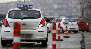Ehliyet almayı düşünenler dikkat! Sürücü kursları, katlanan maliyetler sebebiyle kapanmayı düşünüyor