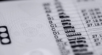 Ehliyetlerini yenileyeceklerin dikkatine: Nüfus Genel Müdürlüğü ücreti açıkladı