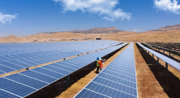 Elazığ'da yenilenebilir enerji hamlesi: Kuzova Yüzer Güneş Enerjisi Santrali faaliyete geçiyor!