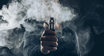 Elektronik sigara ciğerini söndürdü! Genç kadın, 40 yaşını göremeyebilir...