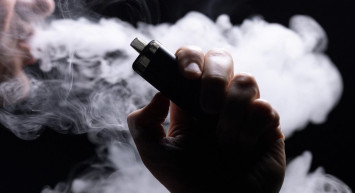 Elektronik sigara zararları neler? Türkiye’de elektronik sigara yasak mı? 20 yaşındaki kız elektronik sigara yüzünden ölüyordu