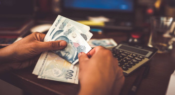 Emekli için yıl müjdelerle geçecek: Bayram ikramiyesi, doğal gaz desteği ve çok daha fazlası