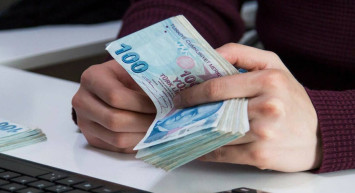 Emekli maaşı alanlar merak ediyor: Uzman isim tarih verdi! Zamlı ödemeler bu ay yatırılacak mı?