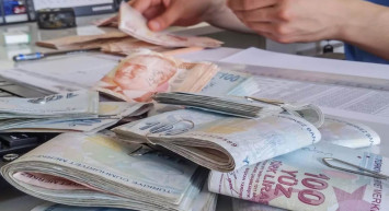 Emekli maaşı alıp çalışanları ilgilendiriyor: Dikkat çeken kıdem tazminatı detayı