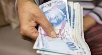 Emekli maaşını o bankaya taşıyan 15.000 TL’ye kadar nakit promosyonu kapacak! Herkes o bankaya maaş taşımanın peşine düştü