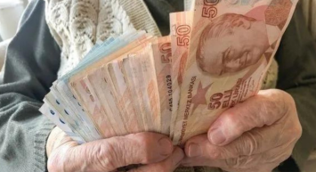 Emekliler için ödeme zili çaldı! 9600 TL ödemeler bekletilmeden hesaplara yatıyor