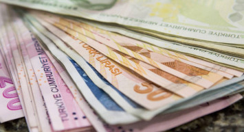 Emekliler zamlı maaşlarını bekliyor: Ödeme tarihi belli oldu