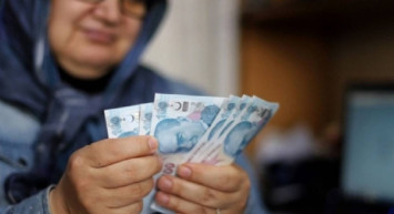 Emeklilerin beklediği haber geldi: Emeklilerin ilk zamlı maaşları ne zaman yatacak? Emekli maaşı kurbandan önce yatacak mı?