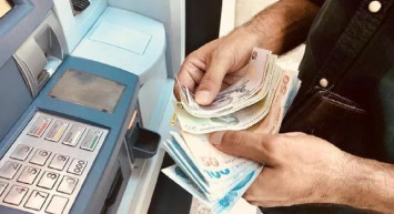 Emekliye müjde! Maaşınızı ikiye katlamanın formülü bu: Halk Bank, Finansbank Yapıkredi yarışa girdi!