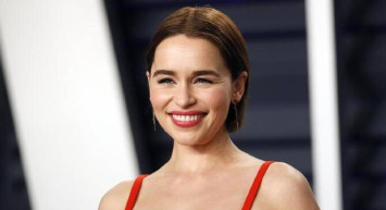 Emilia Clarke açıklamalarıyla herkesi şaşırttı! Beyin hasarlı gençler için kurduğu dernekle herkesin takdirini topladı