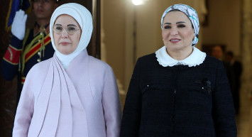 Emine Erdoğan Gazzeli yetim ve öksüz çocukları yalnız bırakmadı!