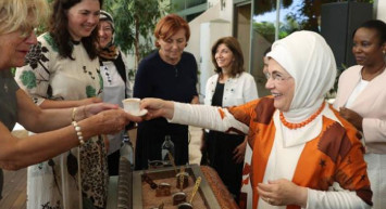 Emine Erdoğan Uluslararası Temaslarına Devam Ediyor! Antalya'da Liderlerin Eşleriyle Görüştü