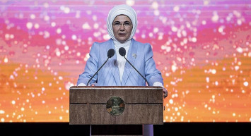 Emine Erdoğan, Vakıf İnsan Ödülleri Programına Katıldı