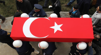 Emniyet acı haberi duyurdu: Kazada yaralanan Polis Memuru Muhammed Erdem Yiğit şehit oldu