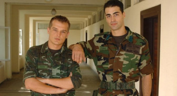 Emret Komutanım’ın Yıldızı Arda Kural’dan Rol Arkadaşı Sarp Levendoğlu Hakkında Çarpıcı Açıklama Geldi