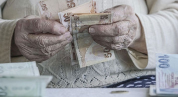 En düşük emekli maaşı 7500 TL oldu! Yeni zamlı maaşlar ne zaman yatacak?