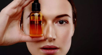 En güzel kıyafetiniz sağlıklı cildiniz; Cilt bakım yağı ne işe yarar?