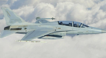 Endonezya’da askeri uçak düştü! Pilot hayatını kaybetti