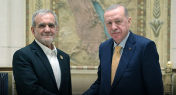 Erdoğan'dan diplomasi trafiği: Pezeşkiyan ve Zeydi ile telefonda görüştü