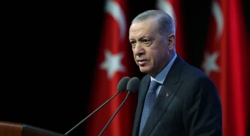 Erdoğan’dan Özgür Özel’e gönderme: “Yüreğin yetiyorsa şimdi de su bidonuyla çıksana!”