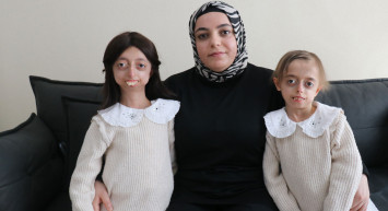 Yalova'da erken yaşlanma hastası olan iki kardeşin yaşam öyküsü!